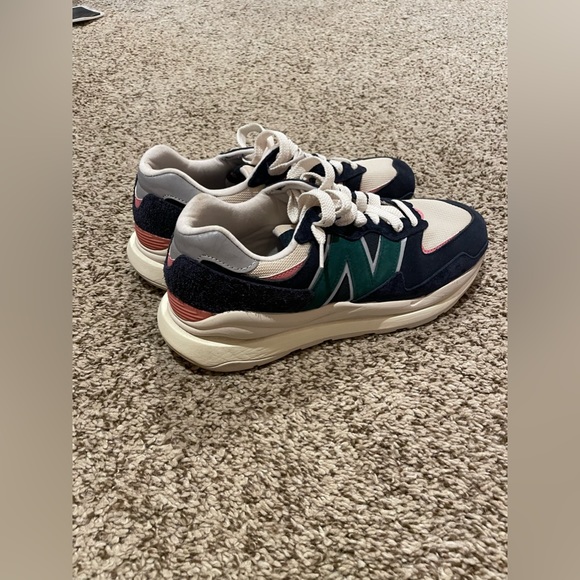 New Balance 5740 - Picture 3 of 5